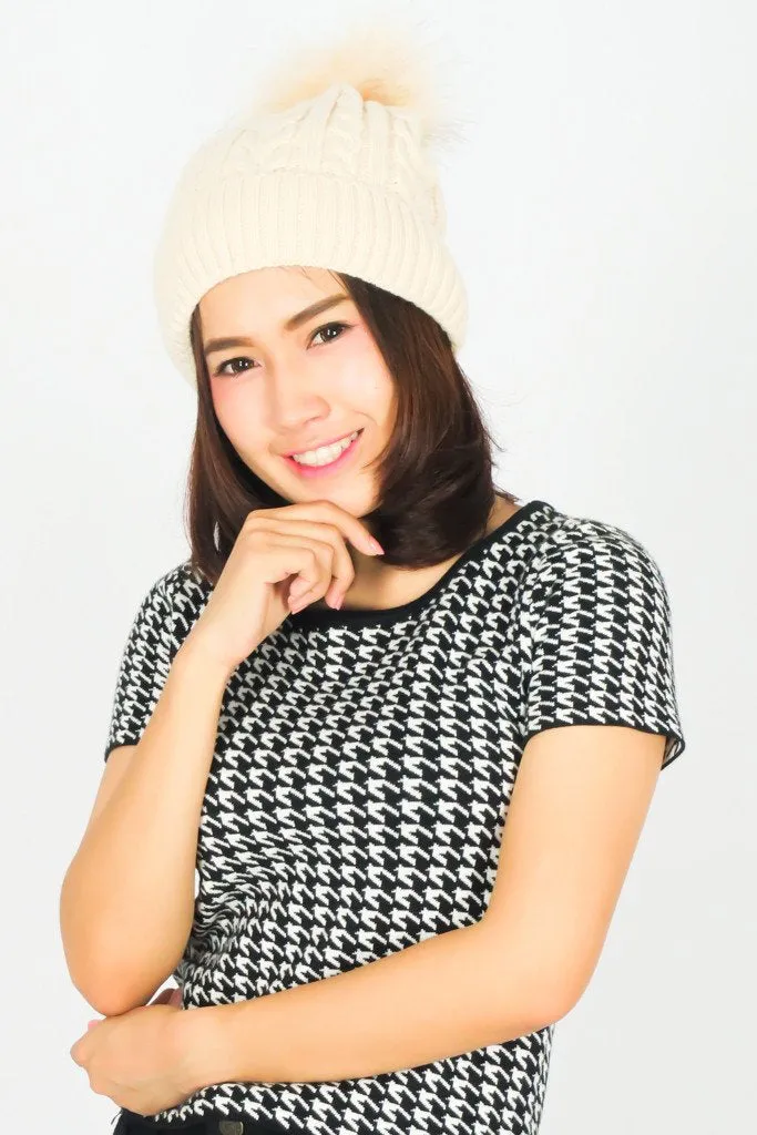 หมวกไหมพรมทรงบีนนี่แต่งปอม - Fleece Lined Cable Knitted Pom Pom Beanie Hat