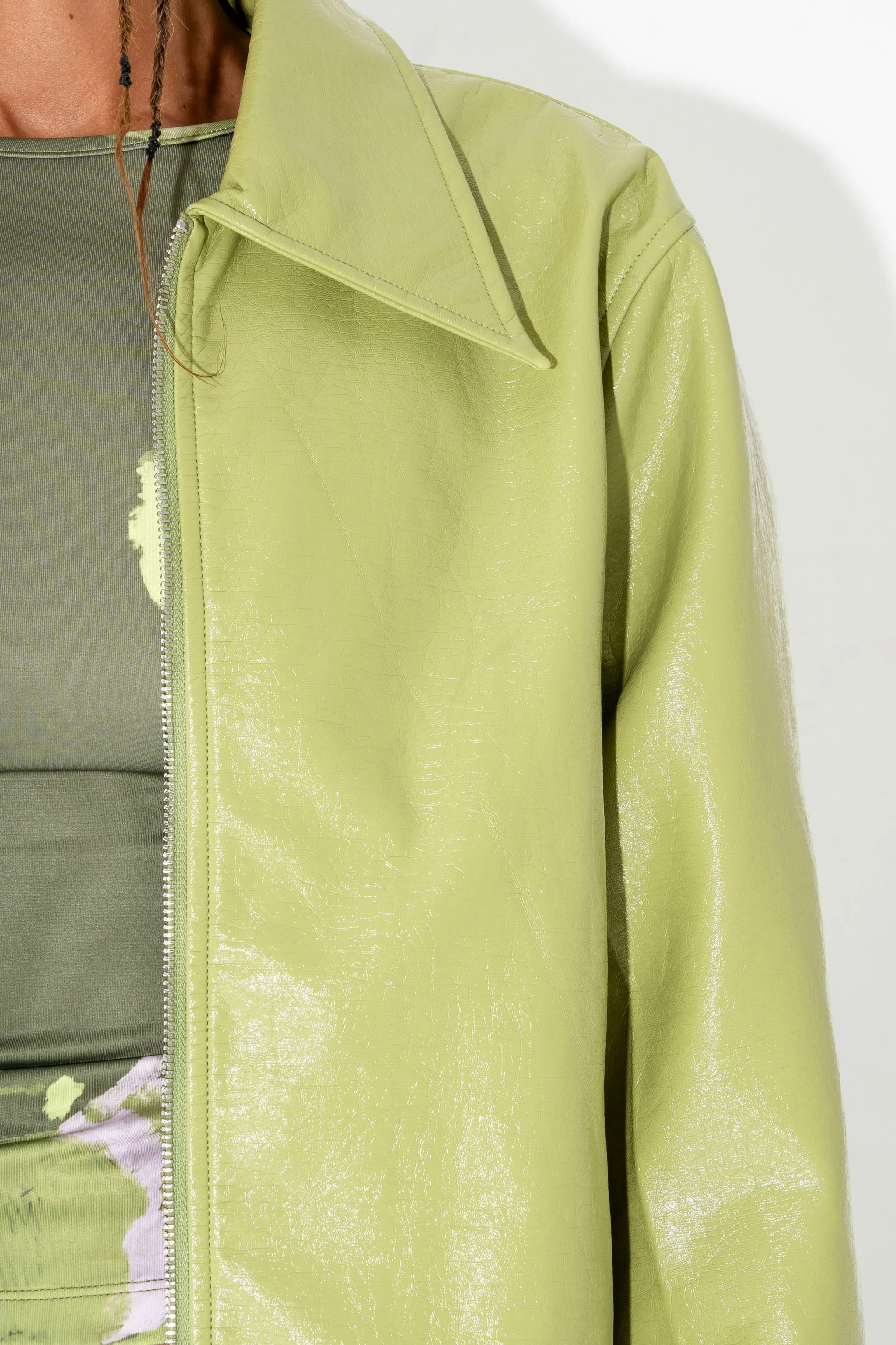 COLLARED STRAIGHT COAT in Granny Smith