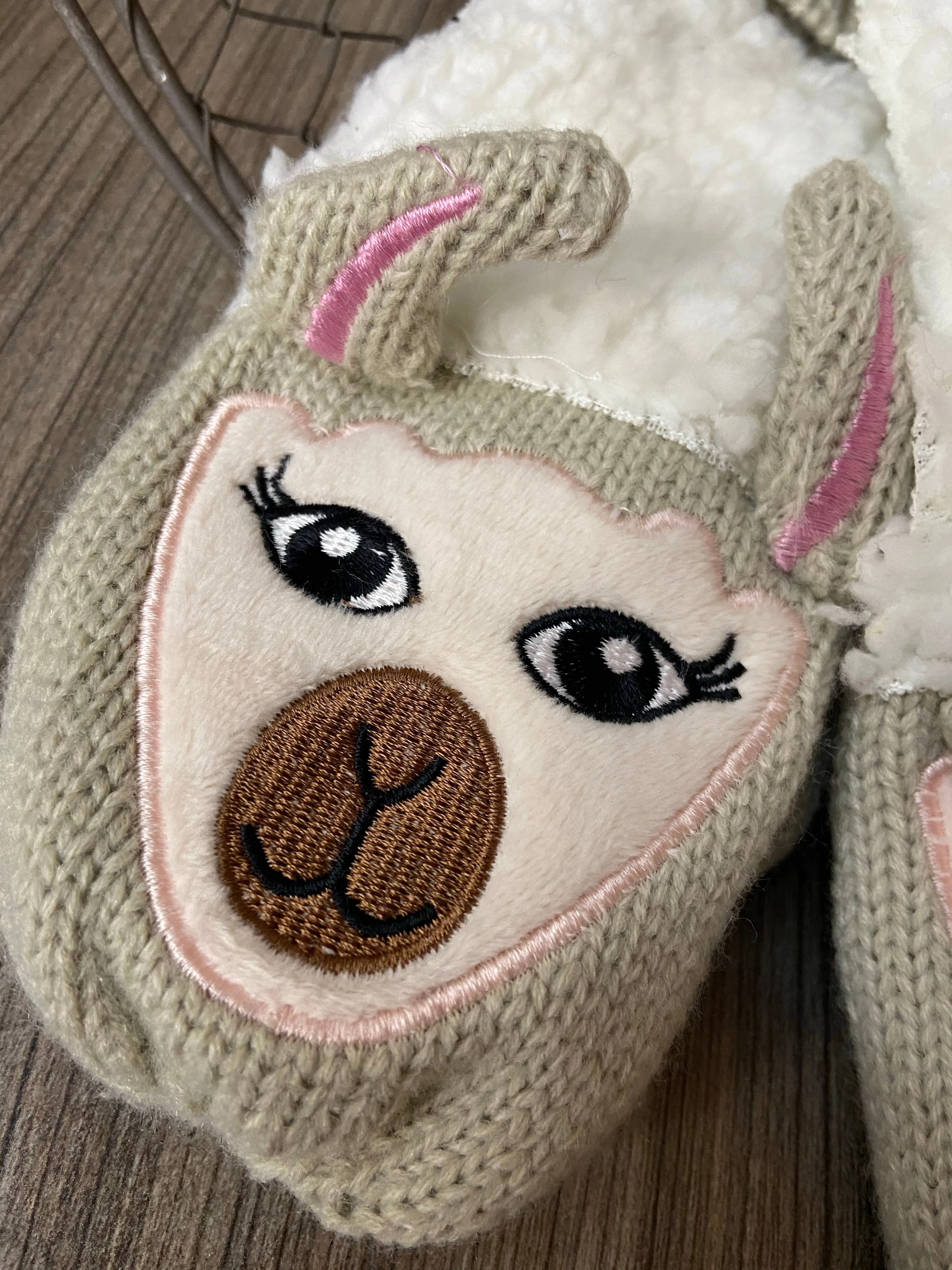 Critter Mittens Llama