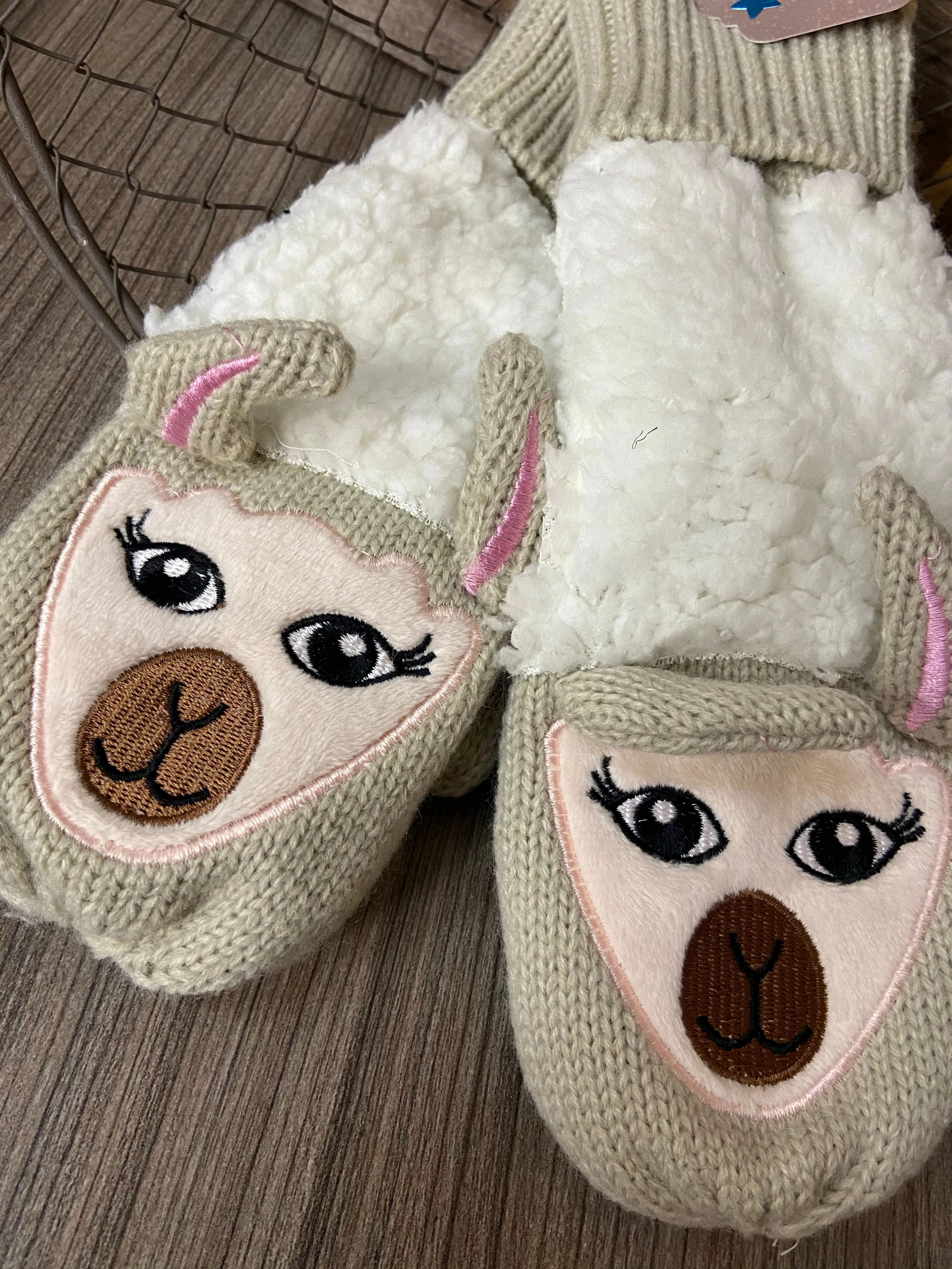 Critter Mittens Llama