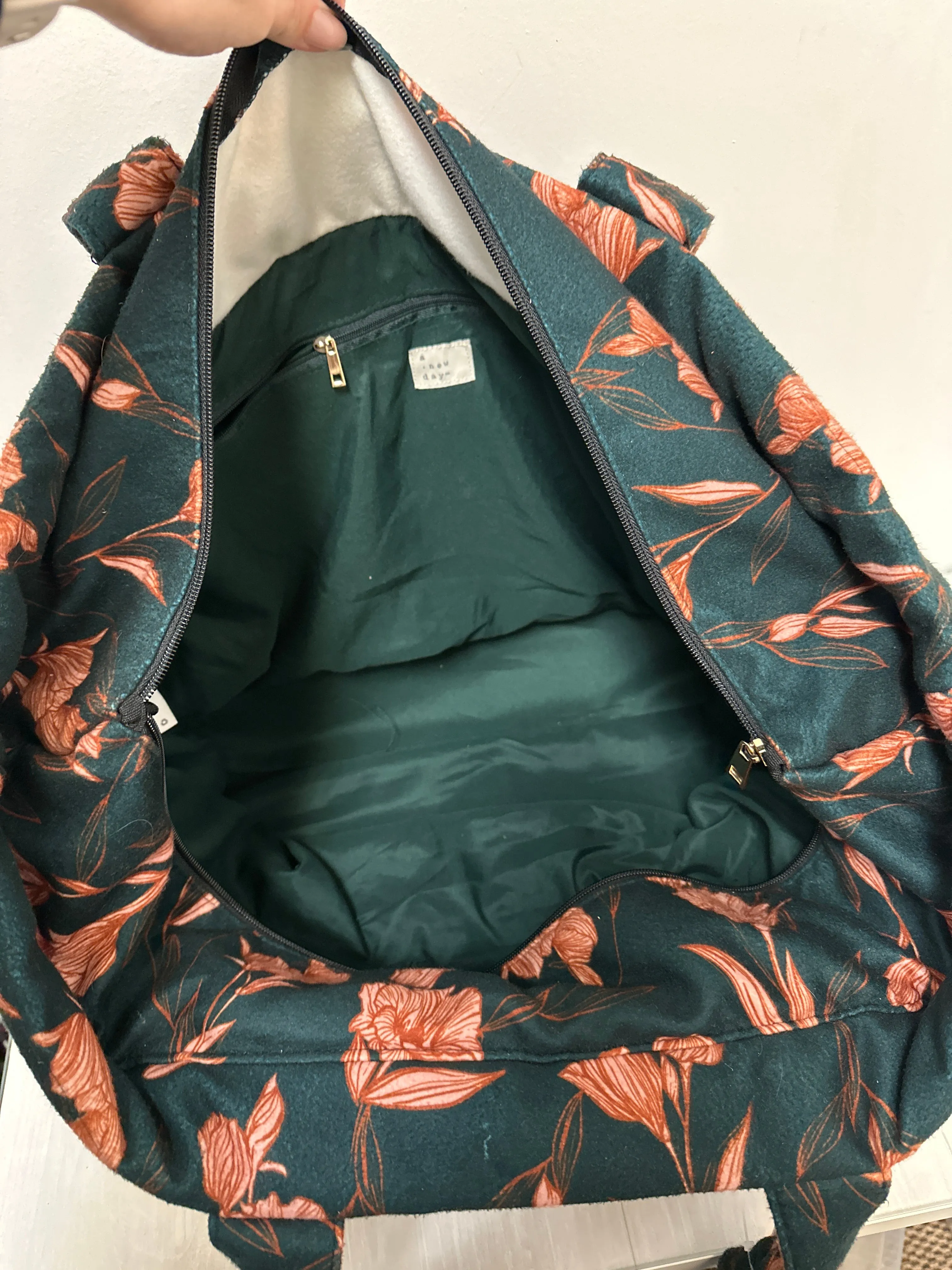 Duffle And Weekender By A New Day, Size: Large