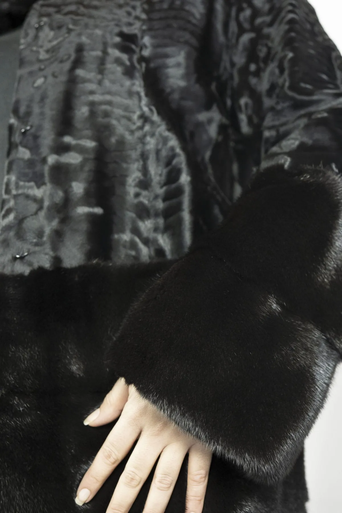 Swakara coat with wrists, balsa and collar in mink