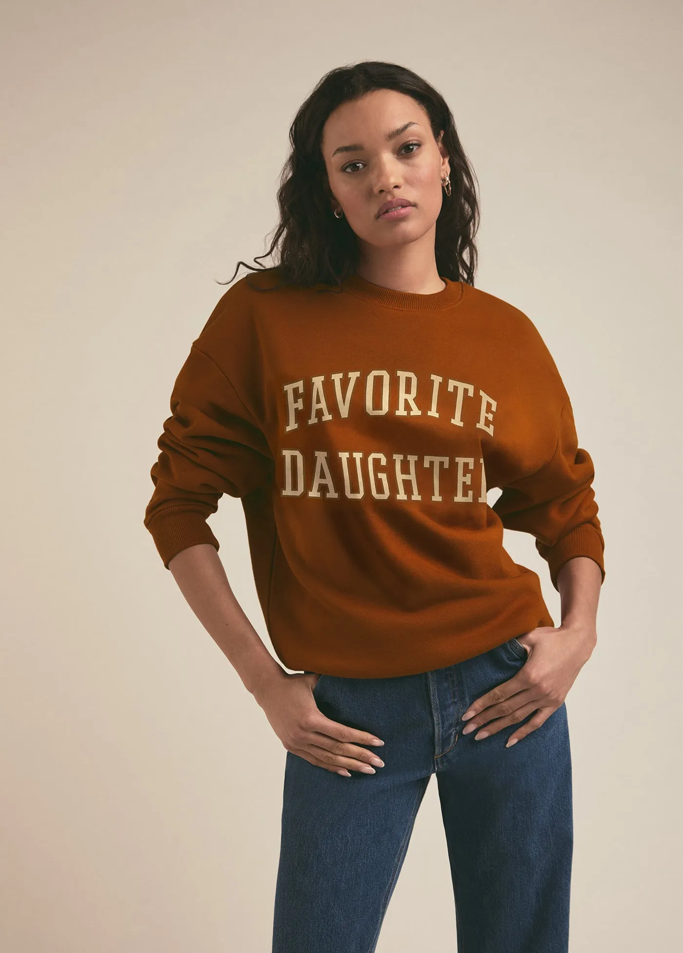 THE COLLEGIATE SWEATSHIRT