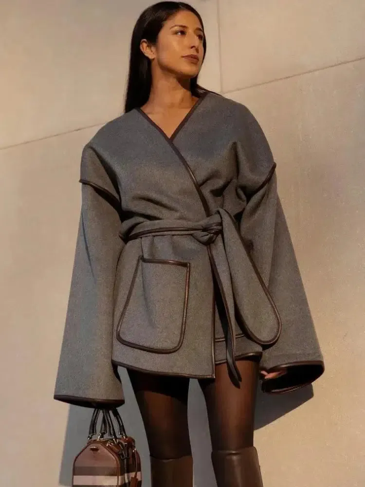 Ysolde – Vintage-inspired style – Belted grey coat