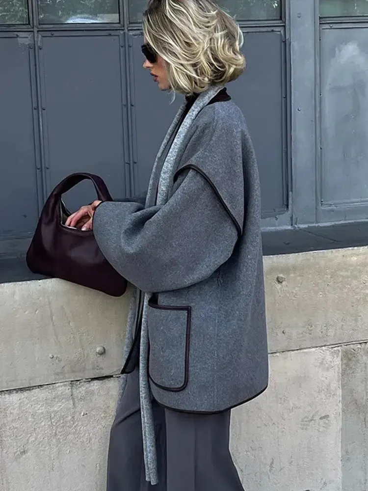 Ysolde – Vintage-inspired style – Belted grey coat