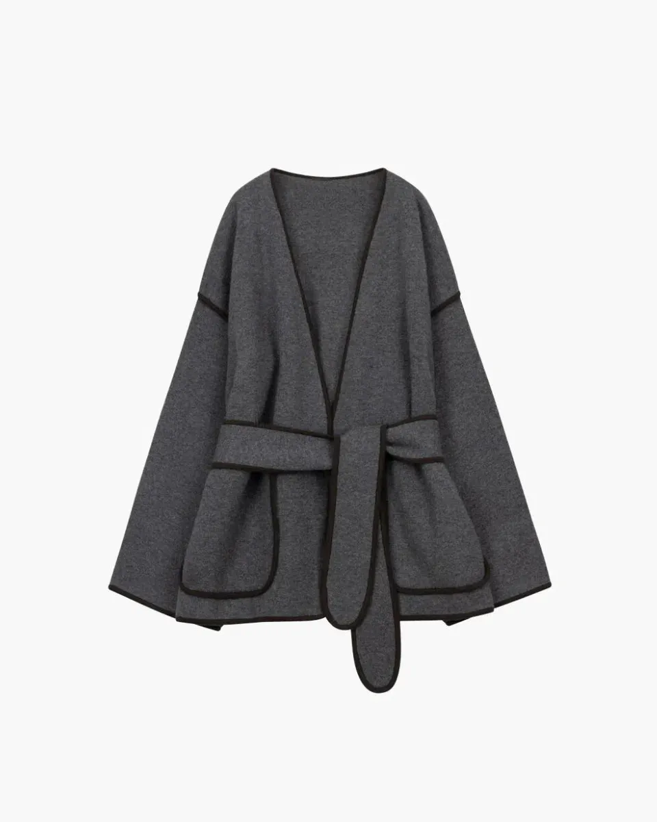Ysolde – Vintage-inspired style – Belted grey coat